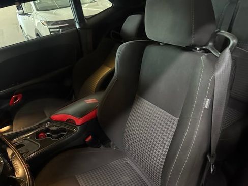 Used 2022 Dodge Challenger R/T RWD image 6