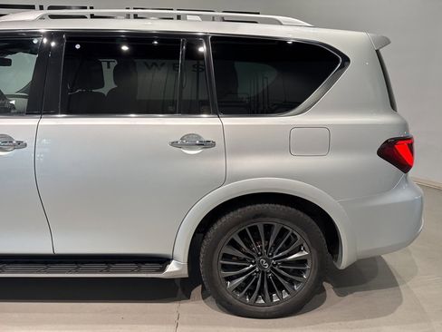 Used 2023 INFINITI QX80 Premium Select image 6
