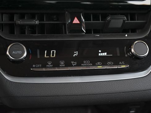 Used 2024 Toyota Corolla LE FWD image 27