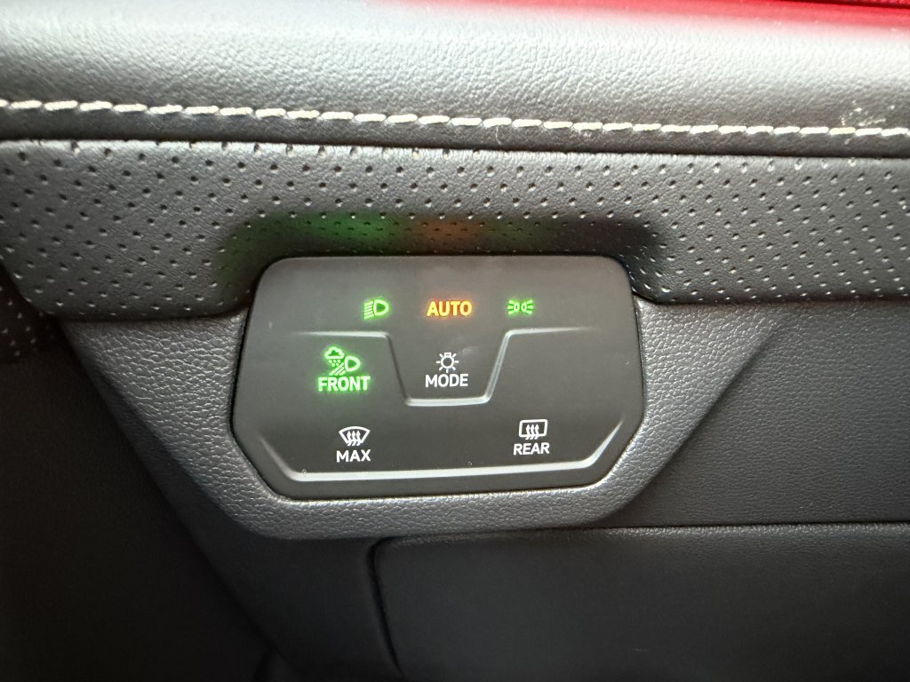 Used 2024 Volkswagen Atlas SEL AWD/4WD image 31