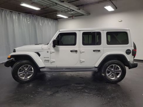 Used 2019 Jeep Wrangler Unlimited Sahara w/ LED Lighting Group image 6