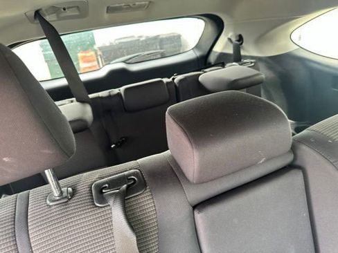 Used 2023 Toyota Highlander LE FWD image 23