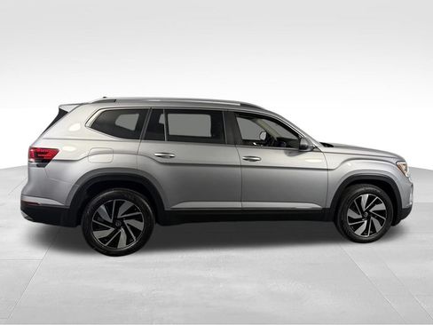 Used 2024 Volkswagen Atlas SEL AWD/4WD image 4