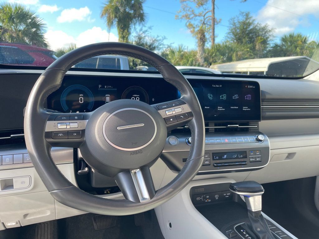 Used 2025 Hyundai Kona SEL FWD image 14