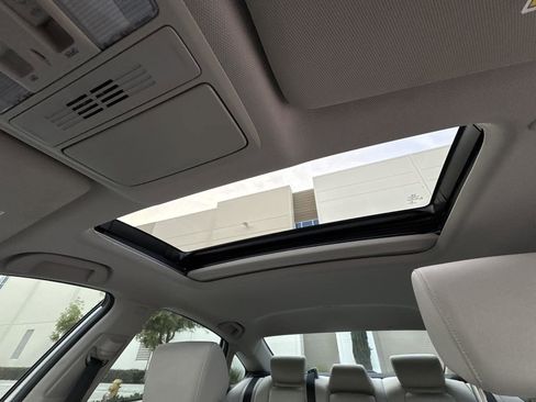 Used 2018 Honda Accord EX image 26