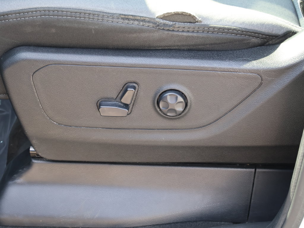 Used 2019 RAM 1500 4x4 Crew Cab image 21