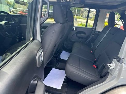 Used 2022 Jeep Wrangler Unlimited Sport AWD/4WD image 15