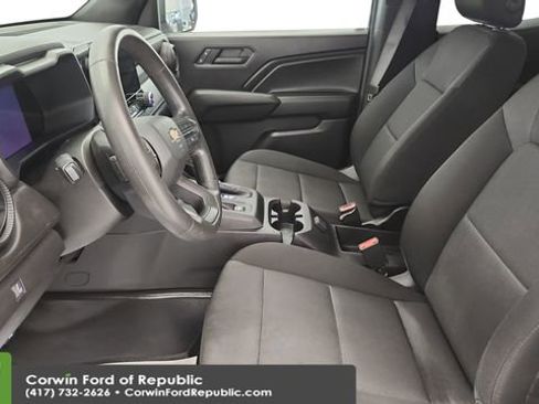 Used 2023 Chevrolet Colorado W/T image 11