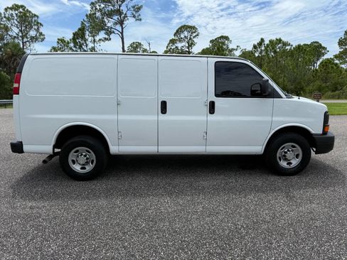 Used 2015 Chevrolet Express 2500 image 6