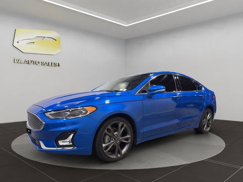 Used 2020 Ford Fusion Titanium image 3