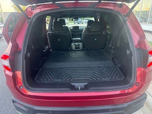 Used 2025 Honda Pilot Black Edition image 12
