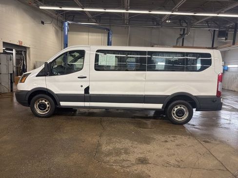 Used 2017 Ford Transit 350 XL image 3