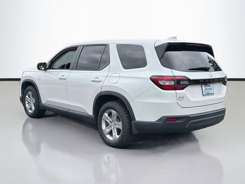 Used 2023 Honda Pilot LX image 7