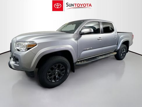 Used 2020 Toyota Tacoma SR5 w/ SR5 Appearance Package (SM) image 9