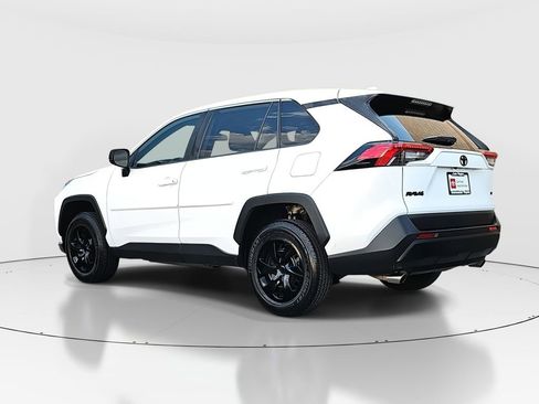 Certified 2022 Toyota RAV4 LE FWD image 7