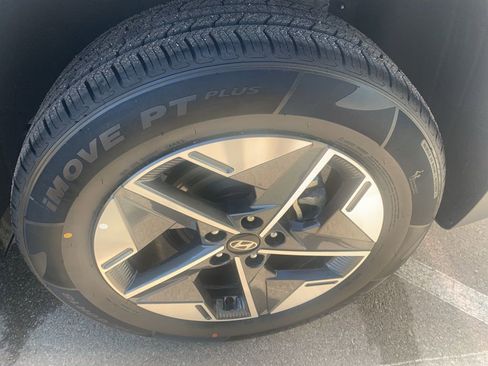 Certified 2025 Hyundai Tucson SEL image 38