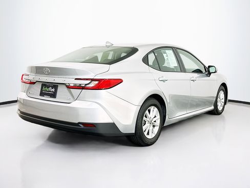 Used 2025 Toyota Camry LE image 9