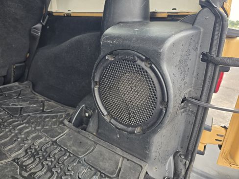 Used 2014 Jeep Wrangler Unlimited Rubicon w/ Dual Top Group AWD/4WD image 26