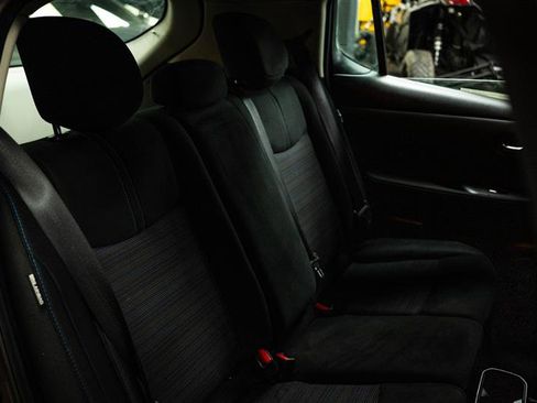 Used 2025 Nissan Leaf S image 11