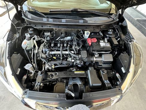 Used 2019 Nissan Kicks S FWD image 12