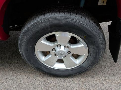 Used 2015 Toyota Tacoma Base w/ TRD Sport Package image 10