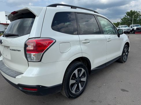 Used 2018 Subaru Forester 2.5i Premium w/ All-Weather Package AWD/4WD image 12