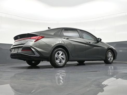 Used 2024 Hyundai Elantra SE image 28