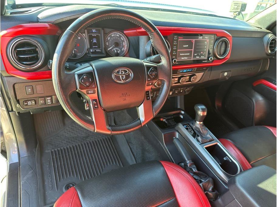 Used 2021 Toyota Tacoma TRD Off-Road w/ Technology Package AWD/4WD image 20
