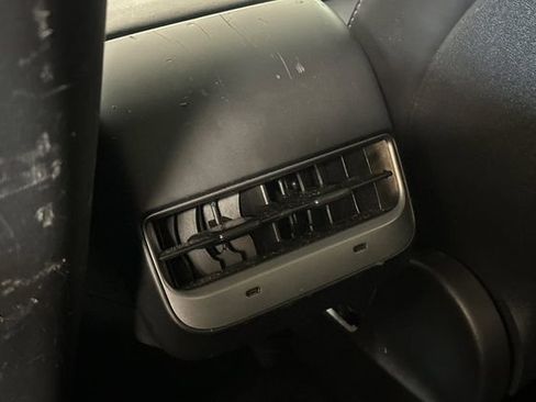 Used 2021 Tesla Model Y Long Range image 15