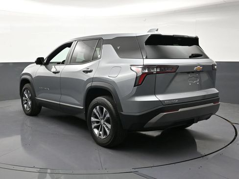 Used 2026 Chevrolet Equinox LT w/ Safety and Technology Package FWD image 3