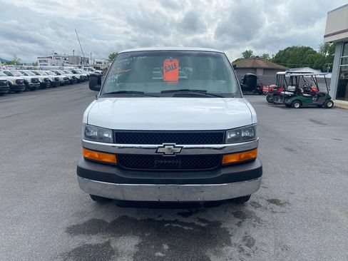 Used 2010 Chevrolet Express 3500 LT w/ LT Preferred Equipment Group RWD image 4