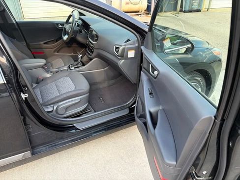 Used 2017 Hyundai Ioniq SEL FWD image 21