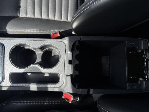 Used 2013 Dodge Challenger R/T image 23