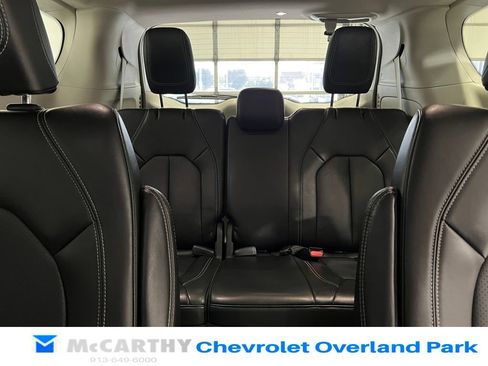 Used 2024 Chrysler Pacifica Touring-L FWD image 29