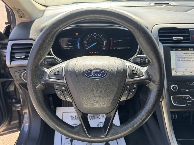 Used 2019 Ford Fusion SE FWD image 23