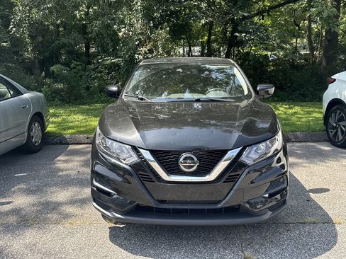 Used 2020 Nissan Rogue Sport S FWD image 2