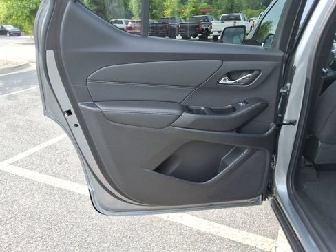 Certified 2023 Chevrolet Traverse LT FWD image 17