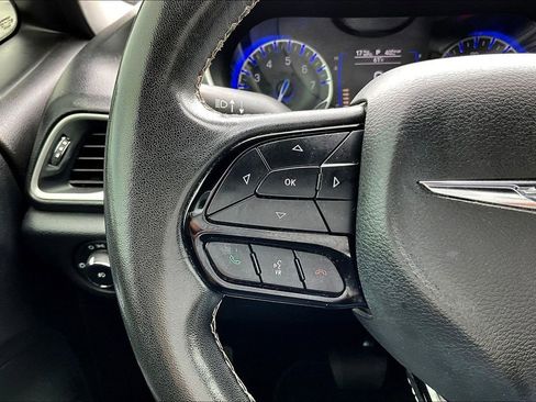 Used 2020 Chrysler Pacifica Touring w/ S Appearance Package FWD image 18
