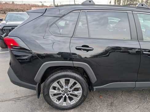 Used 2023 Toyota RAV4 XLE Premium image 8