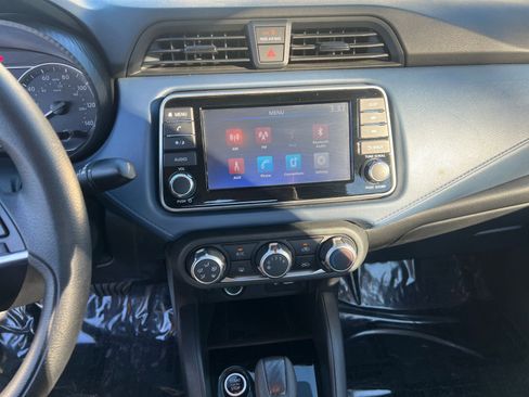 Used 2025 Nissan Versa SV image 18