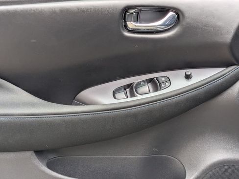 Used 2025 Nissan Leaf S FWD image 11