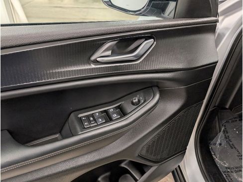 Used 2024 Jeep Grand Cherokee L Laredo image 8