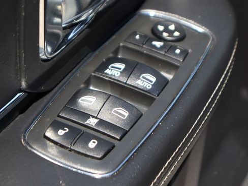Used 2017 RAM 2500 Laramie w/ Convenience Group AWD/4WD image 16