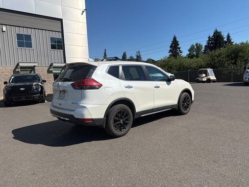 Used 2017 Nissan Rogue SV w/ Midnight Edition Package AWD/4WD image 4
