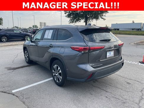 Used 2023 Toyota Highlander XLE image 5