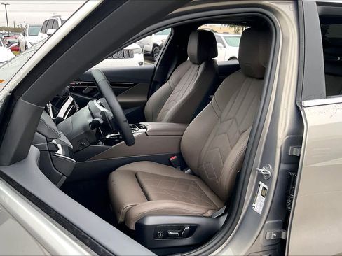 Used 2024 BMW 530i 530i w/ Convenience Package image 6