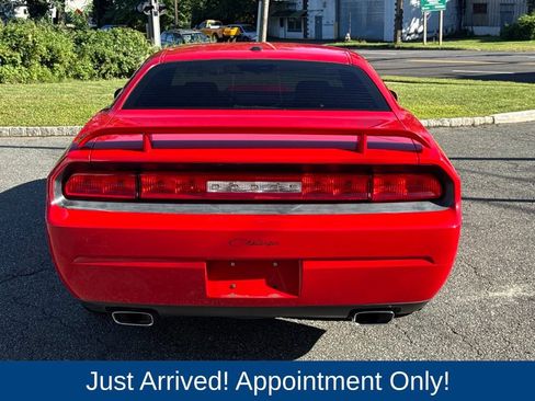 Used 2010 Dodge Challenger R/T RWD image 6