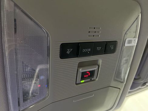 Used 2024 Toyota RAV4 Adventure image 17