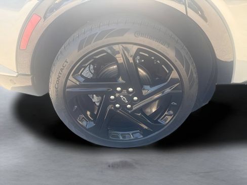 Used 2024 Chevrolet Equinox EV RS FWD image 34