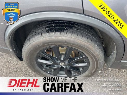 Used 2017 Nissan Rogue SV w/ Midnight Edition Package image 10